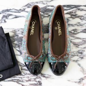 NWOB CHANEL 23A Paris-Dakar Green Tweed Patent CC Cap Toe Bow Ballet Flats EU 36